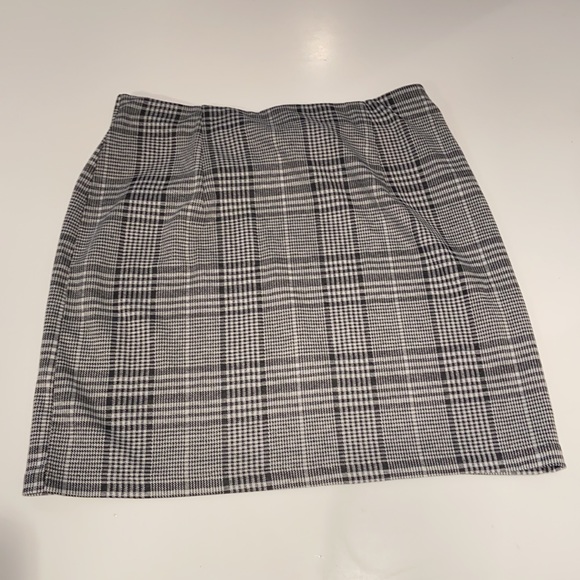 H&M Plaid Skirt - Picture 3 of 3